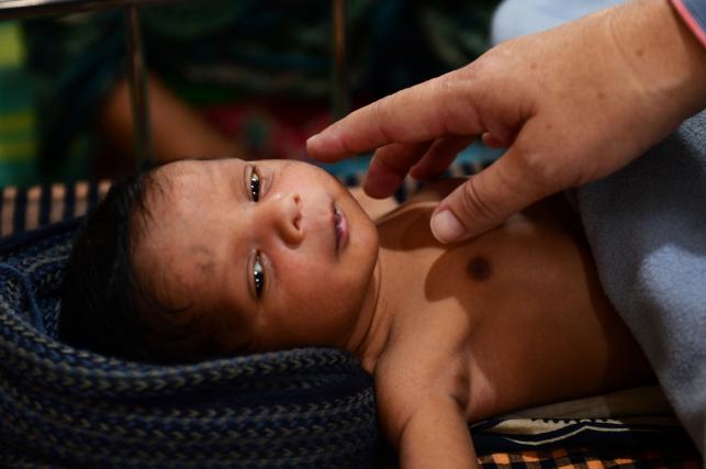 Over 60 babies born everyday in Rohingya camps: UN