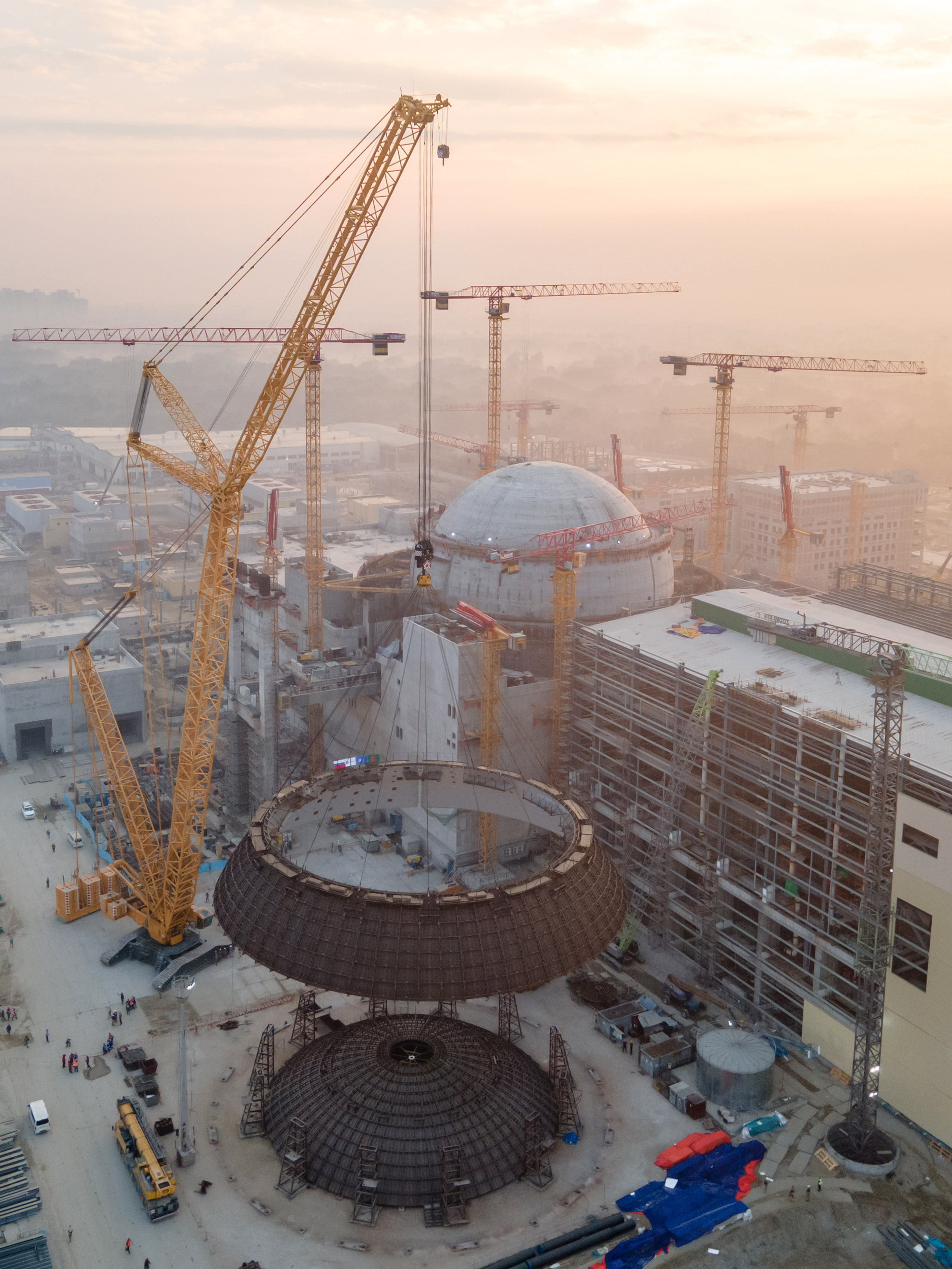 Installation of outer containment dome begins at unit-1