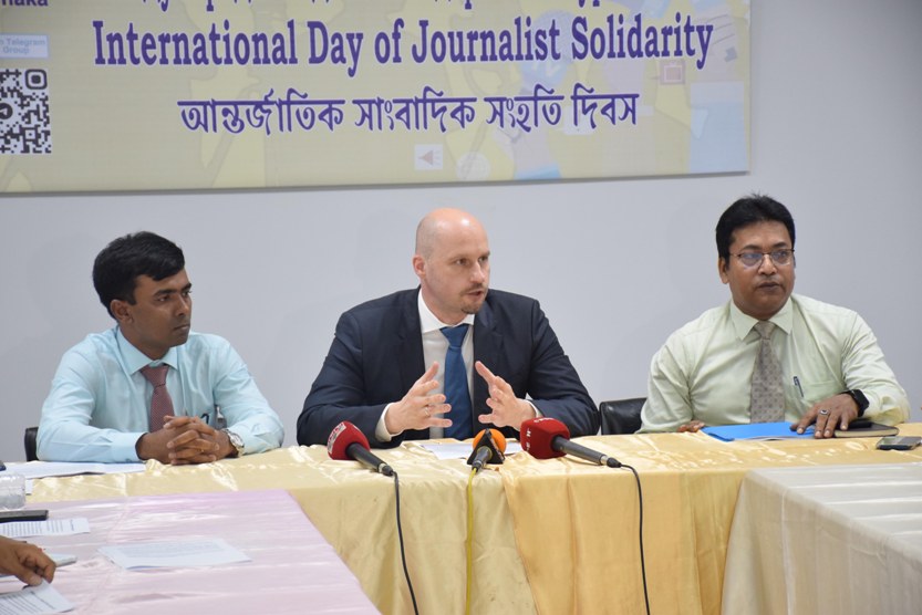 Russian diplomat lauds professionalism of Bangladeshi journalists