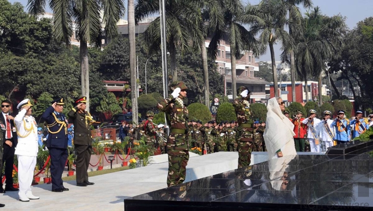 PM pays tribute to Armed Forces martyrs