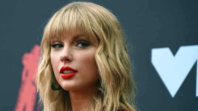 Police: Man broke into Taylor Swift's home, took off shoes