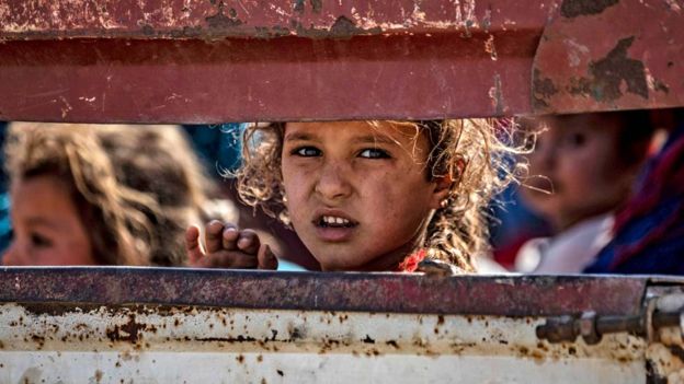 Turkey Syria offensive: 100,000 flee homes as assault continues