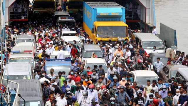 People leaves Dhaka ahead of strict lockdown from Monday