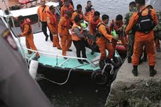  Nearly 200 feared dead after ferry sinks