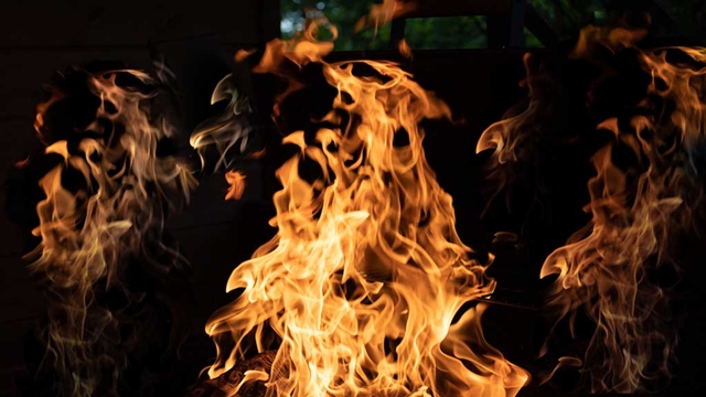 8 of a family suffer burns in Narayanganj fire