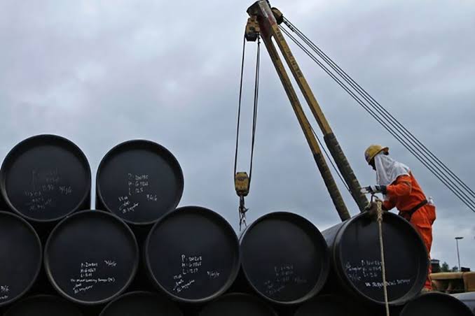 Furnace oil price cut to Tk 34 per litre