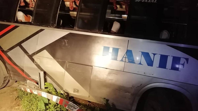 Woman, 17 hurt in Thakurgaon bus plunge