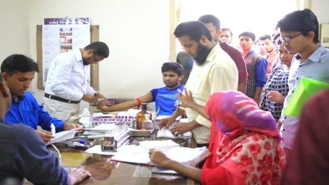 City hospitals are overrun with dengue patients      