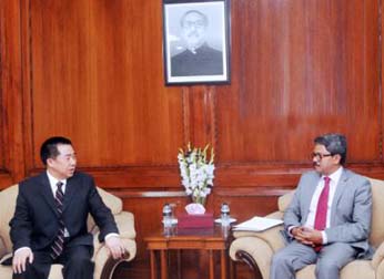 Dhaka seeks Beijing's support to resolve Rohingya crisis