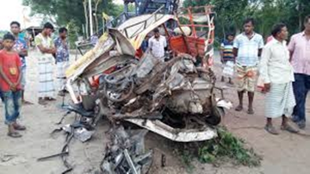 Father, daughter among 6 killed in three-vehicle collision in Tangail