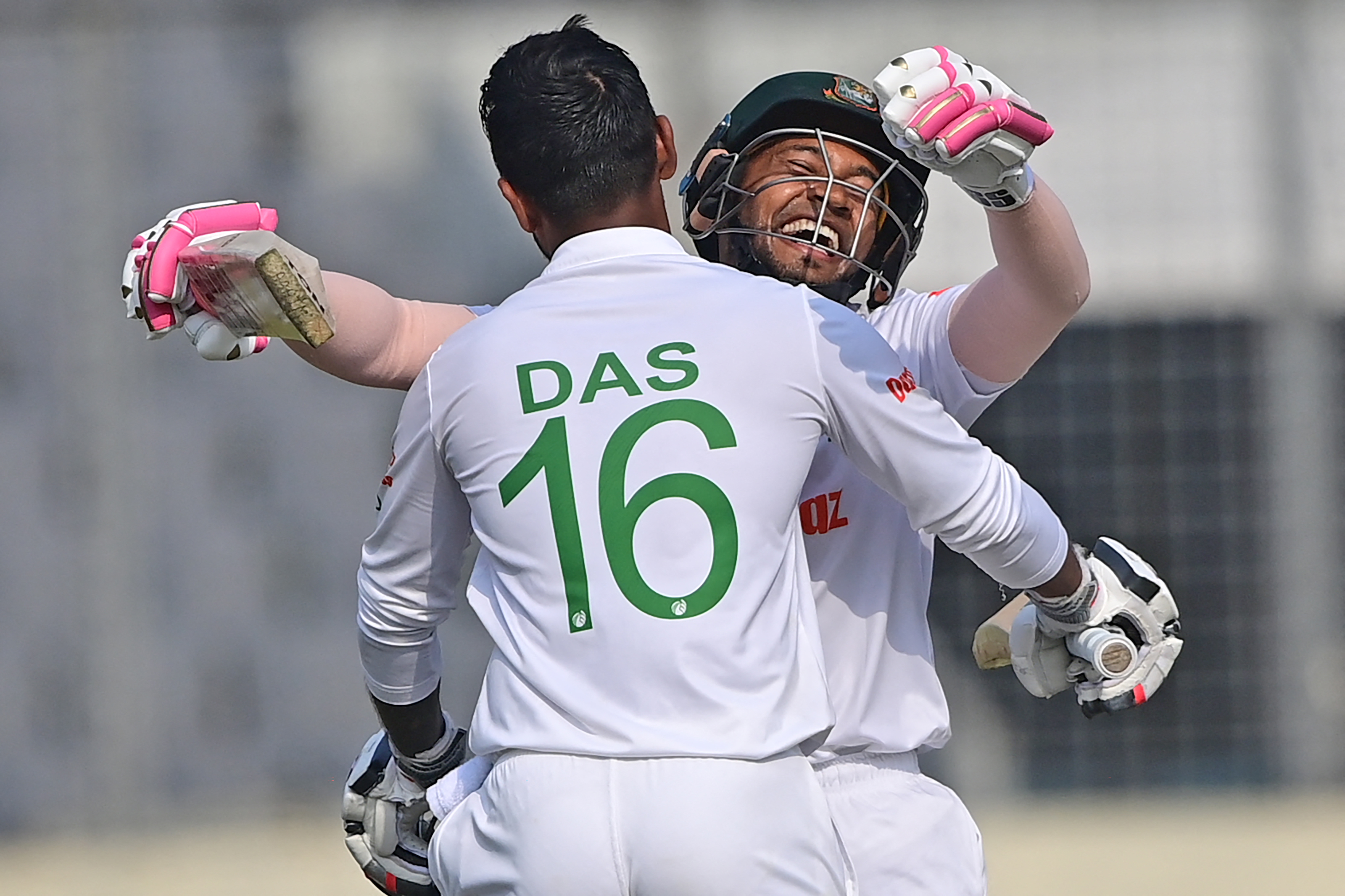 Liton, Mushfiqur slam centuries to put pressure back on Sri Lanka