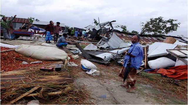 2 killed as cyclone ‘Fani’ lashes coastal areas