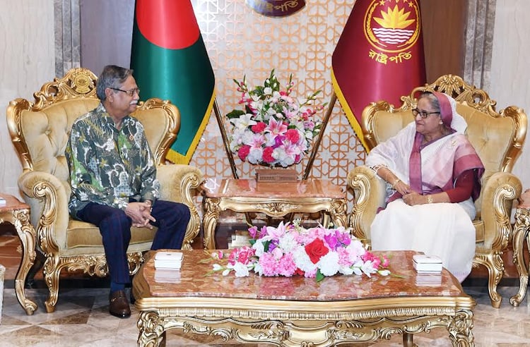 PM meets President at Bangabhaban