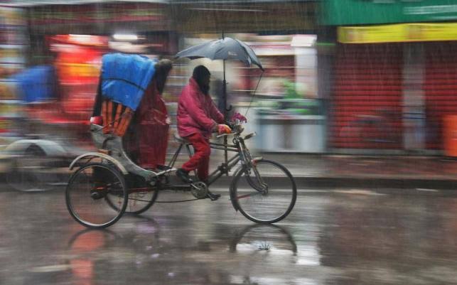 Dhaka’s air quality improves after morning rain
