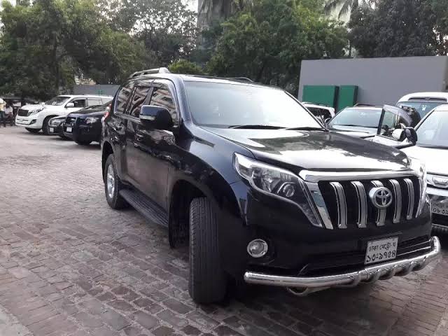 Govt agencies not allowed to purchase cars above 3000CC