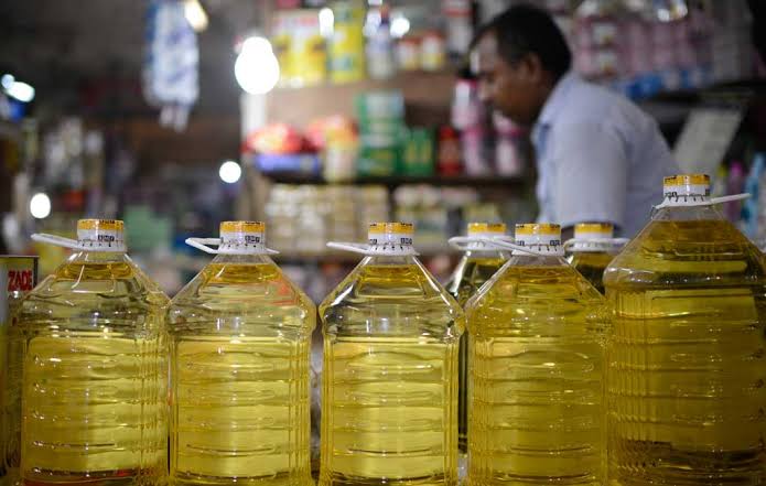 Prices of edible oil, chicken, pulses see fresh hike