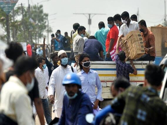 Peoples leaving Dhaka ahead of fresh lockdown