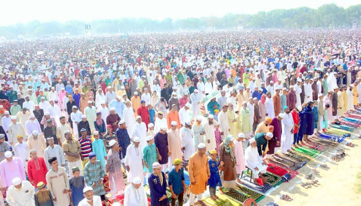 Over 6 lakh offer Eid prayers at Dinajpur’s Gor-e-Shaheed Maidan