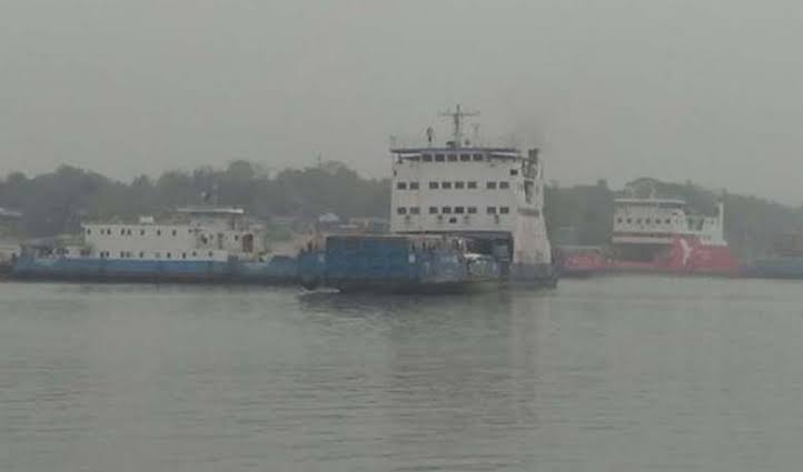 Dense fog disrupts ferry services