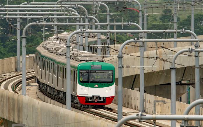 Metro Rail: Commuters prepare for new ride