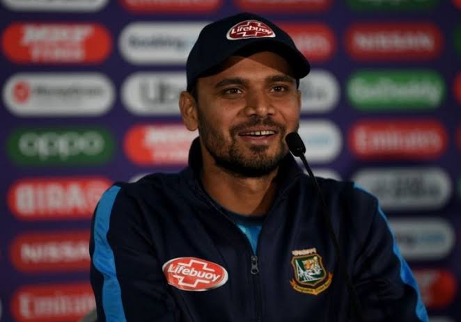 Mashrafe awarded honorary lifetime membership of MCC