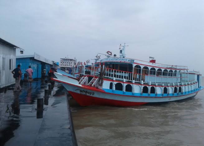 Launch services suspended on Daulatdia-Paturia, Aricha-Kazirhat routes