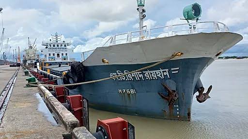 First cargo ship from India arrives at Mongla port for trial run