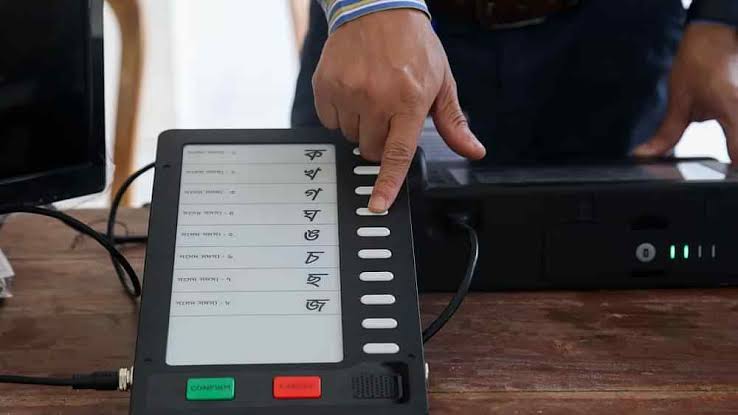 Eminent citizens oppose EVM use