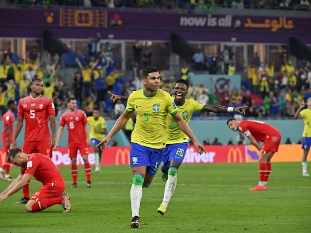 Casemiro goal downs Switzerland to take Brazil into World Cup Last 16