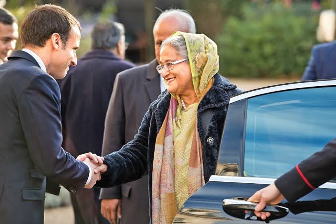 Warm welcome to Sheikh Hasina at French presidential palace