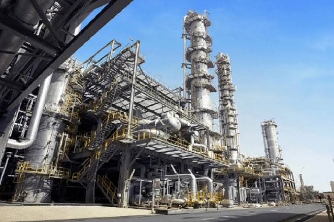 Govt to import condensate to resume operations of pvt refineries