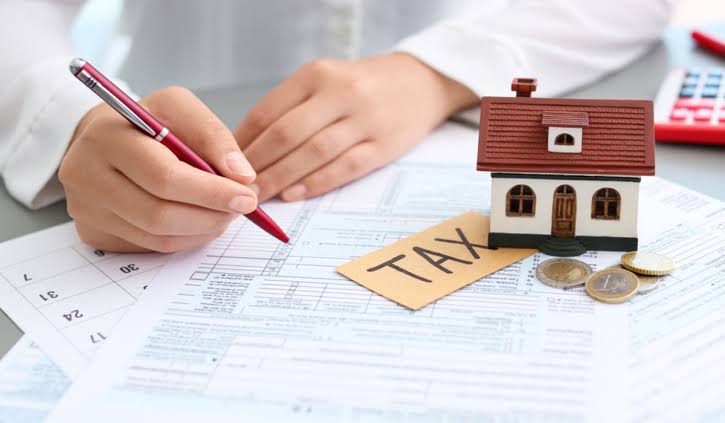 Many govt, private instts not paying holding tax