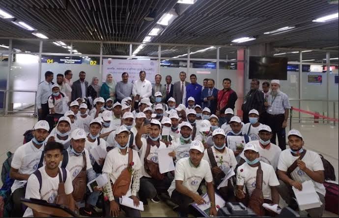 1st flight of Bangladeshi workers leaves for Malaysia after 45 months