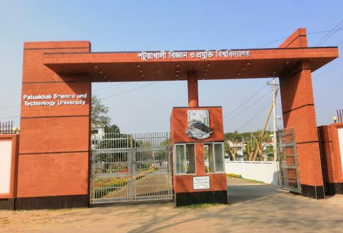 পবিপ্রবিতে রমরমা নিয়োগ বাণিজ্যের অভিযোগ