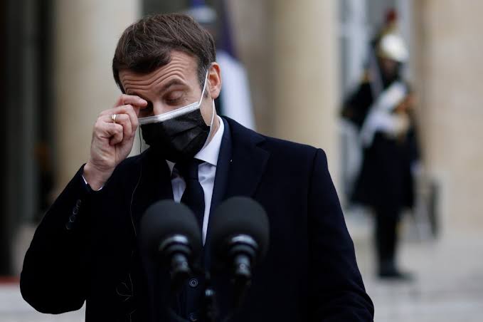 French President Macron slapped during walkabout