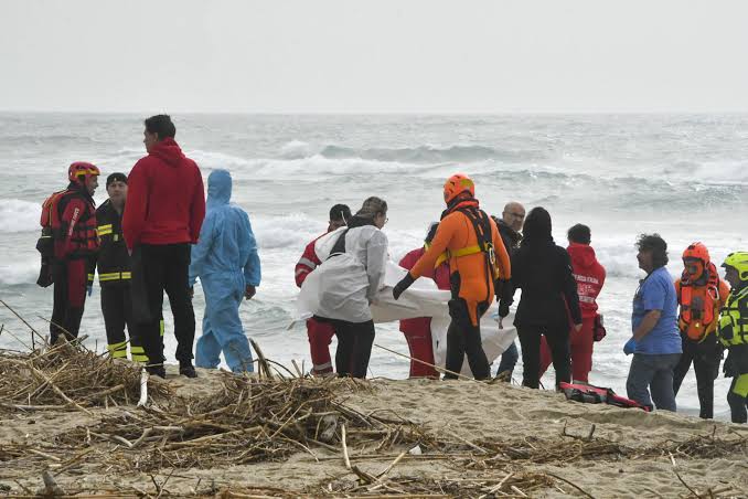 Migrant boat breaks apart off Italy; 43 dead, 80 survivors