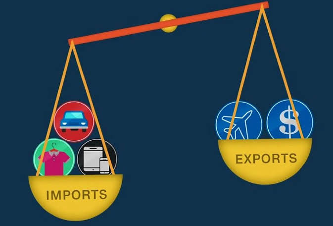 Trade deficit crosses $33b in FY22