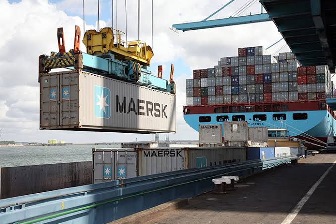 Top RMG buyers lobby for contracting Maersk
