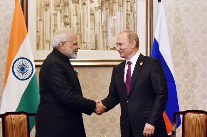 Putin to land in India with eye on military, energy ties