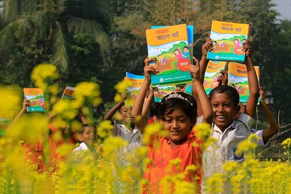 Books festival begins amid joy and enthusiasm of students today