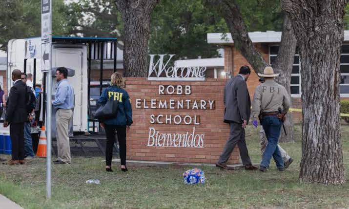 19 students among 21 killed in Texas school shooting, teen gunman dead