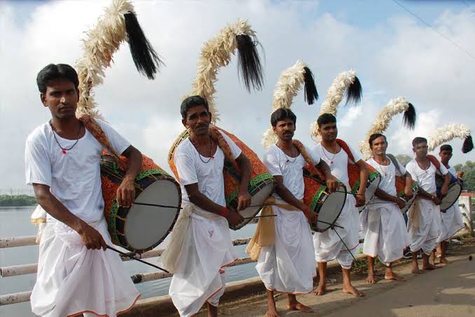 দুর্বিষহ ঢাকিদের জীবন