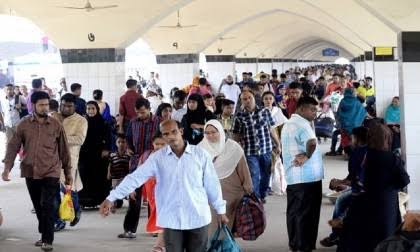 Railway travellers enjoy comfortable return after Eid holidays
