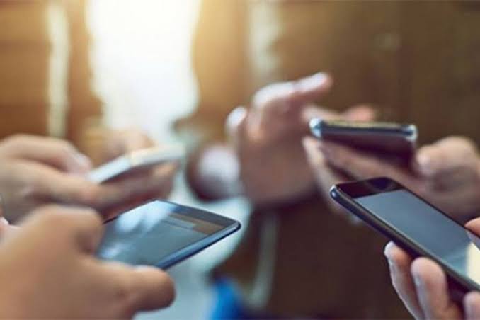 Mobile phone users reach 17.01cr