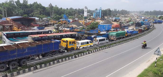 Highways see tailback as Eid rush begins