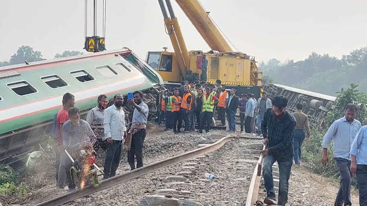 দুর্ঘটনা প্রতিরোধে নতুন প্রযুক্তি আনছে রেল, নিরাপত্তায় বাড়ছে জনবল