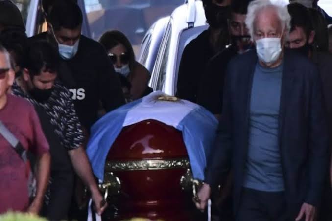 Argentine prosecutors investigate possible negligence in Maradona's death
