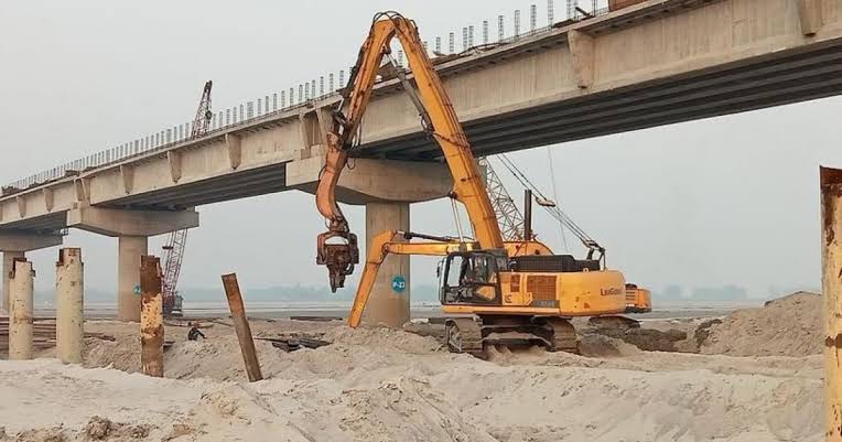 Construction works of Teesta Bridge going on in full swing