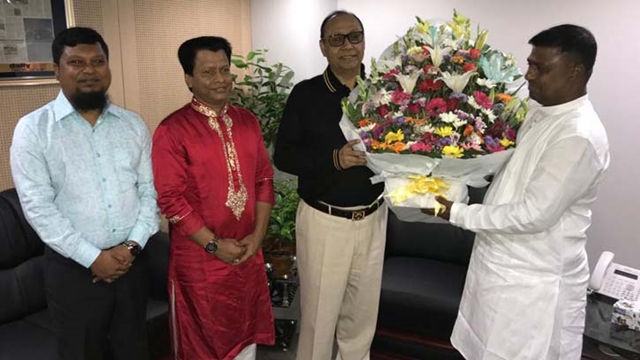 Kanchan Municipal Mayor meets Bashundhara Group Chairman