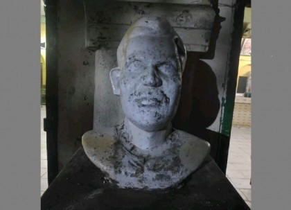 Madhu’s sculpture partially damaged by miscreants